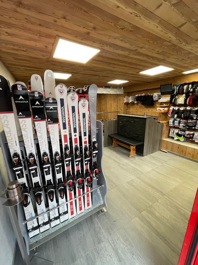 Skiset Michaud Sports Ranfolly, ski rental shop in Les Gets